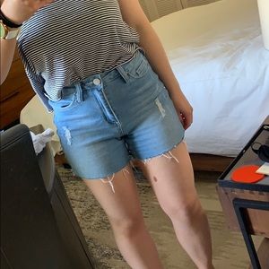 Fashion nova high waisted jean shorts size 26/27